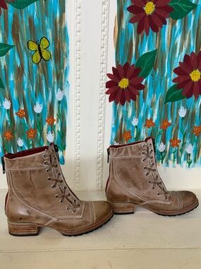Freebird Taupe Leather Lace-Up Ankle Boots with Red Trim
